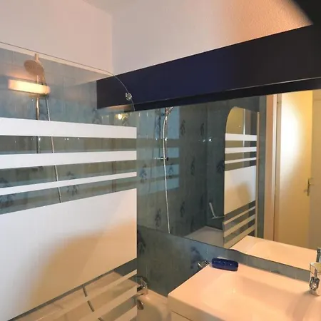 Appartement Balcon Vue Mer, Lumineux Et Parking Privé *