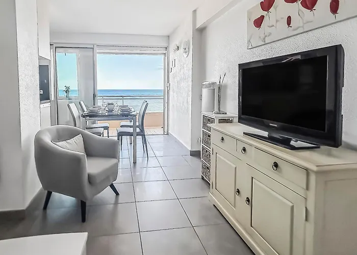 Apartament Balcon Vue Mer, Lumineux Et Parking Prive *